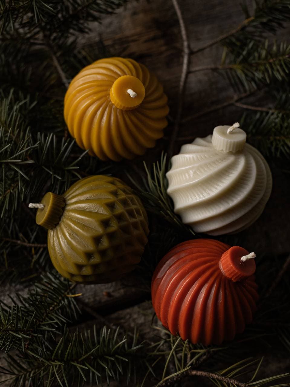 Set of bee candles "Christmas Balls"